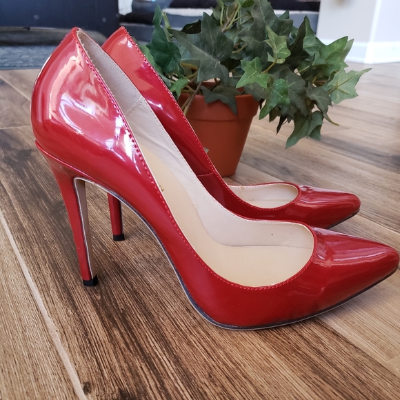 Red High Heels 👠 - Picture 2 of 2